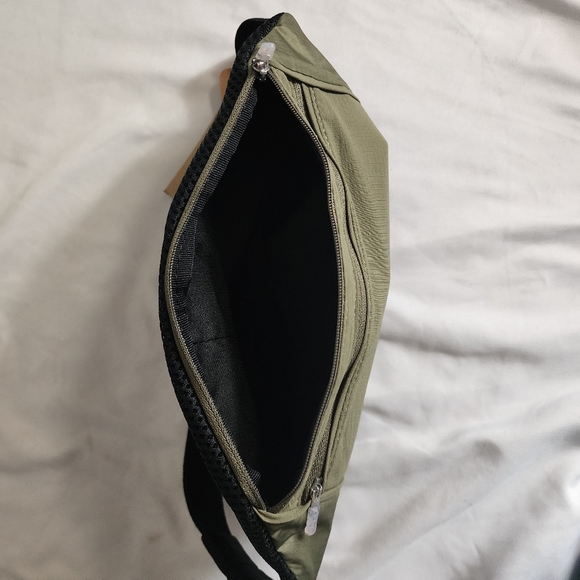 Nike challenger waist pack fanny pack olive green nwt - Picture 4 of 6